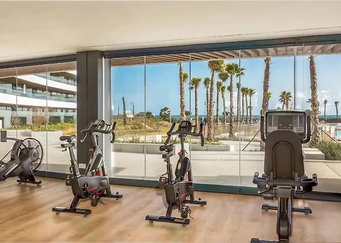 Luxury Complex Beachfront Apartment, Infinity Pool, Sauna, Gym And Large Terrace