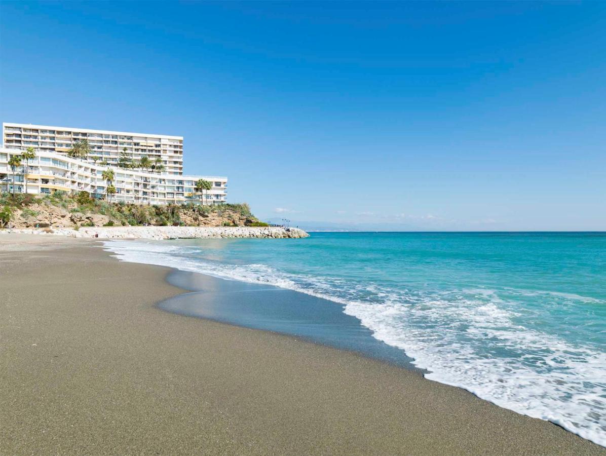 Luxury Complex Beachfront Apartment, Infinity Pool, Sauna, Gym And Large Terrace Torremolinos